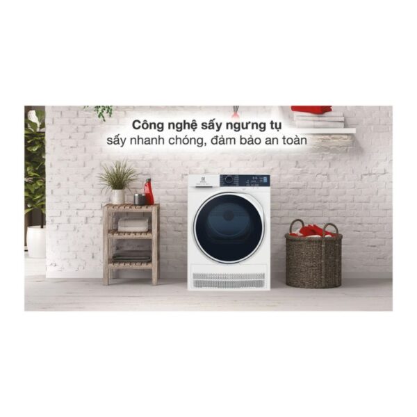 Máy sấy ngưng tụ Electrolux EDC804P5WB