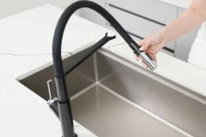 Thân vòi rửa bát nóng lạnh Konox Tema Black