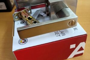 Hình ảnh thực tế khóa tay nắm gạt cửa WC Häfele DIY 499.63.973