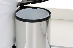 Hình ảnh thực tế thùng rác tròn gắn cánh tủ bếp BossEU BS114R