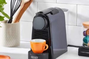 Ảnh thực tế máy pha cafe viên nén DeLonghi EN85.B Essenza Mini