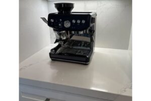 anh may pha ca phe breville bes876btr1bna1